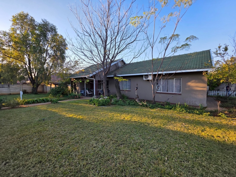 3 Bedroom Property for Sale in Protea Park North West